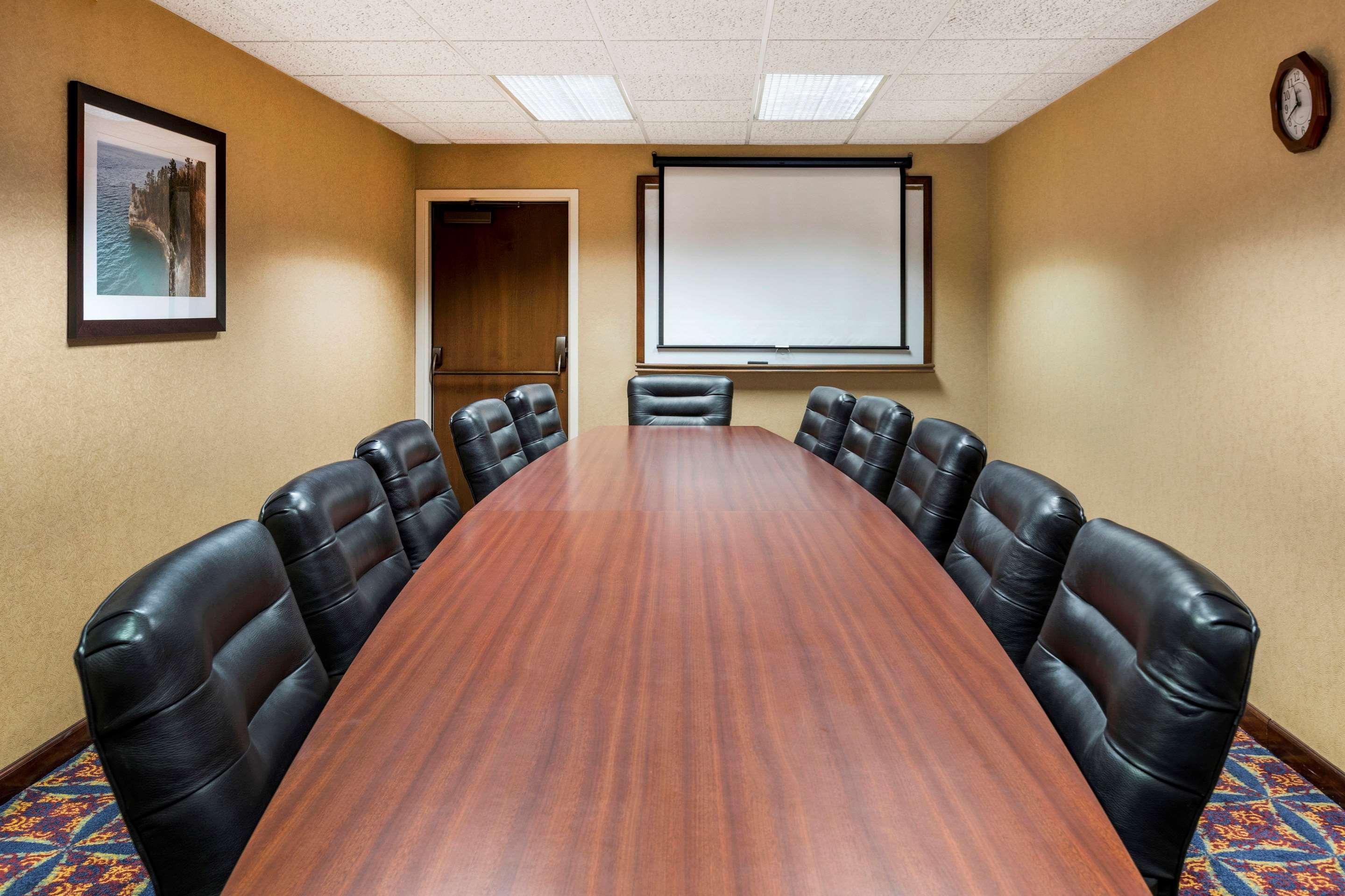 Quality Inn Auburn Hills - Detroit North Екстер'єр фото
