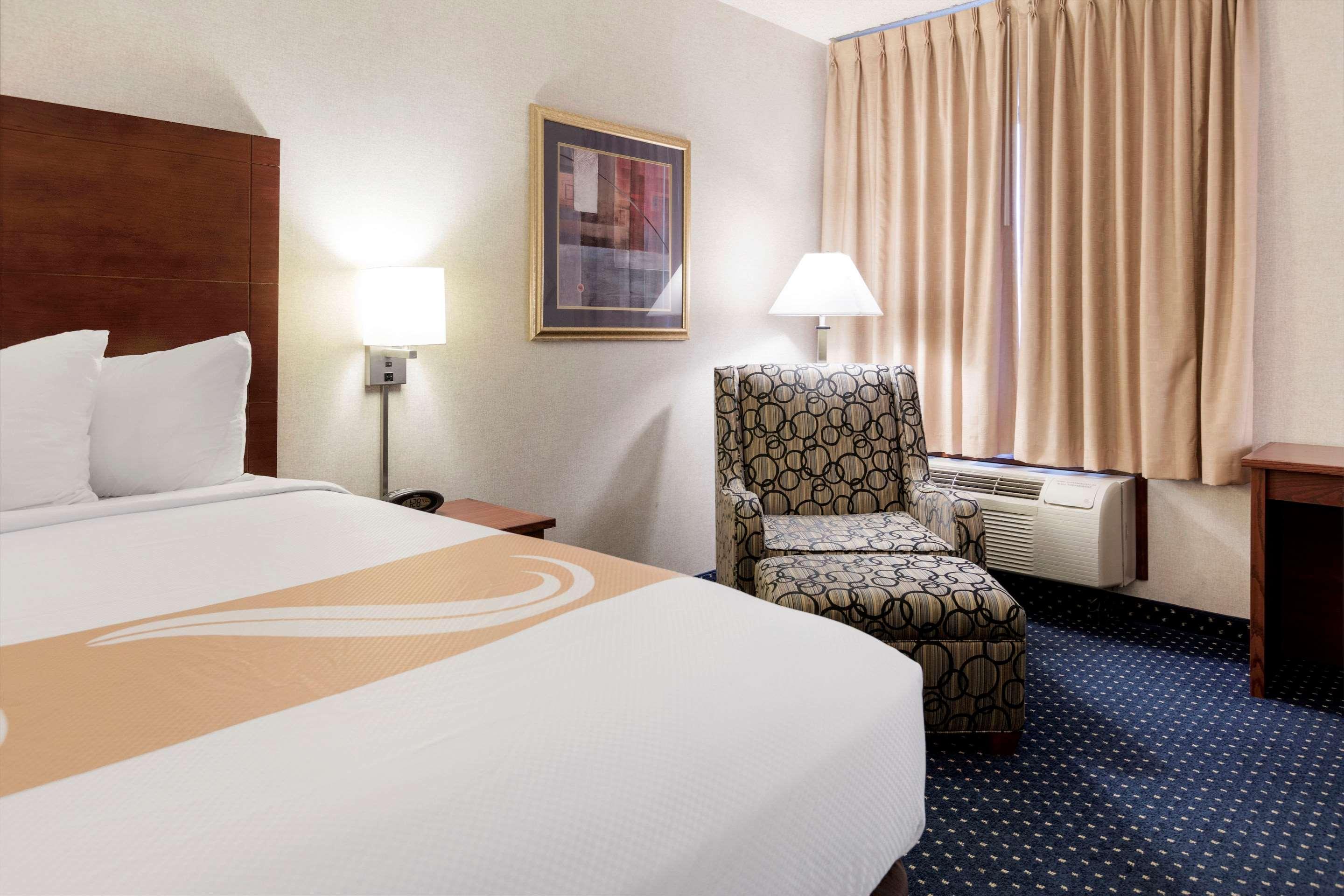 Quality Inn Auburn Hills - Detroit North Екстер'єр фото
